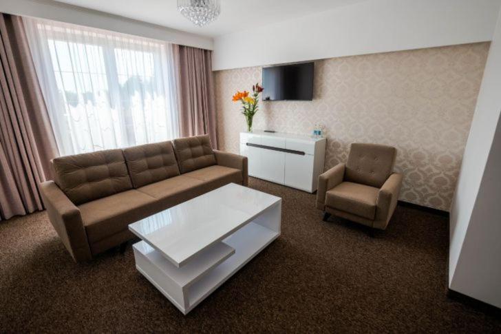 Hotel Palacowa Narol Buitenkant foto