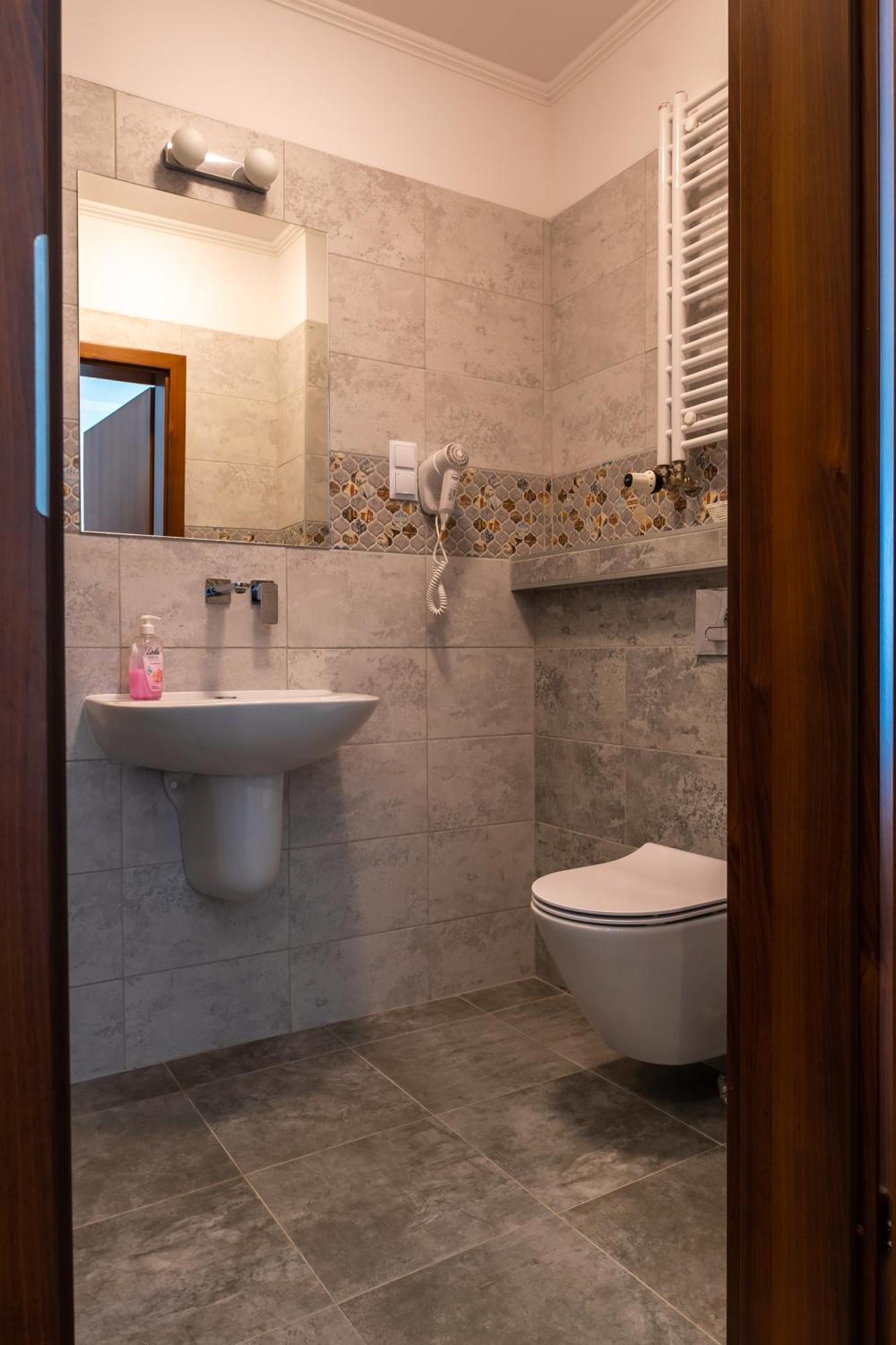 Hotel Palacowa Narol Buitenkant foto