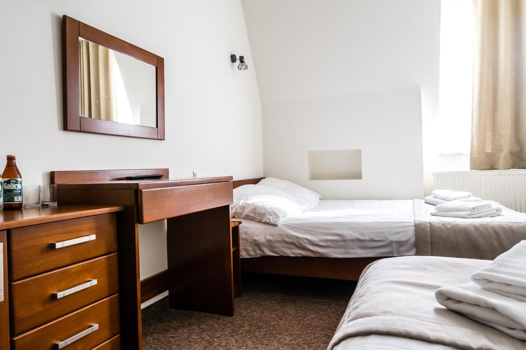 Hotel Palacowa Narol Buitenkant foto
