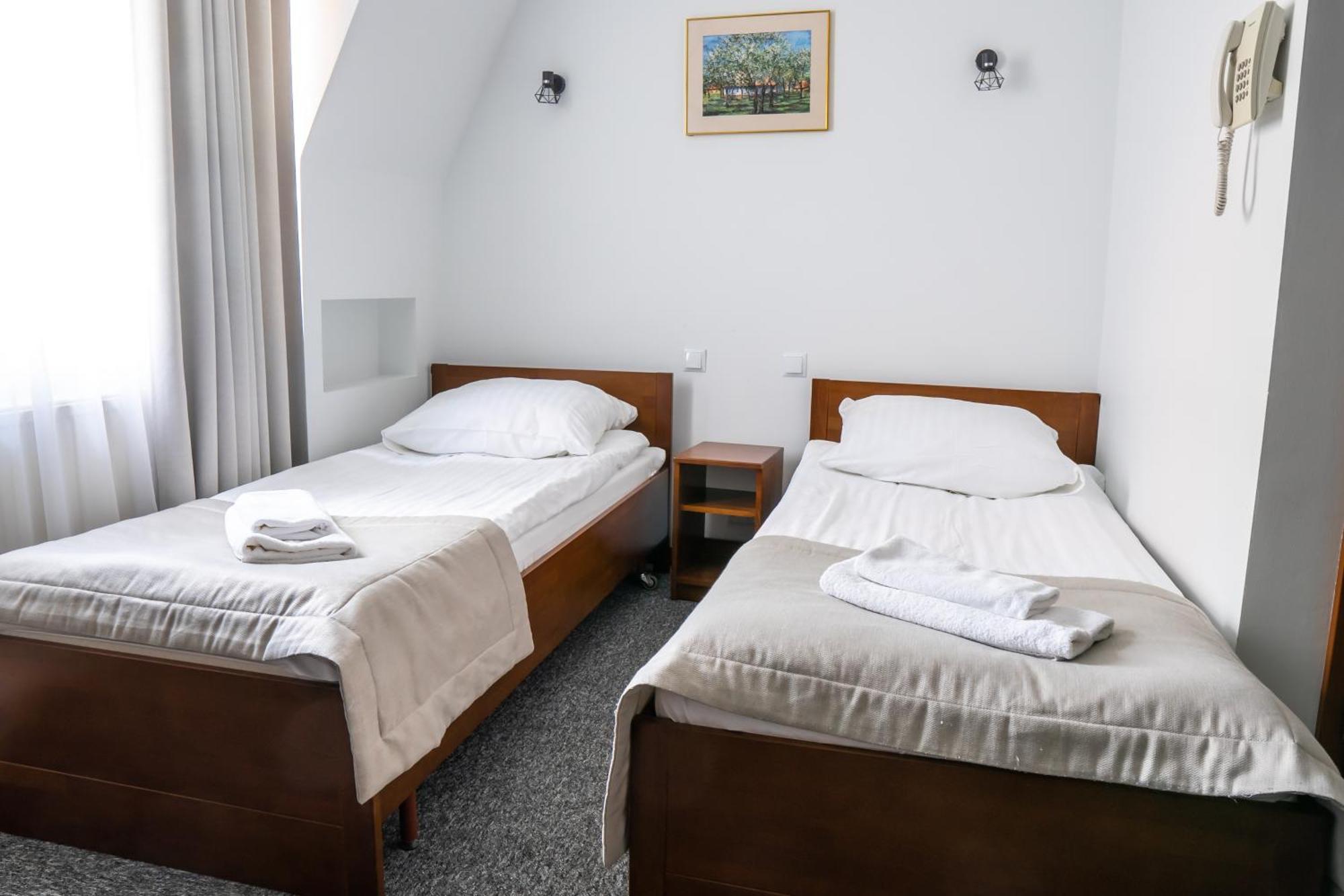 Hotel Palacowa Narol Buitenkant foto