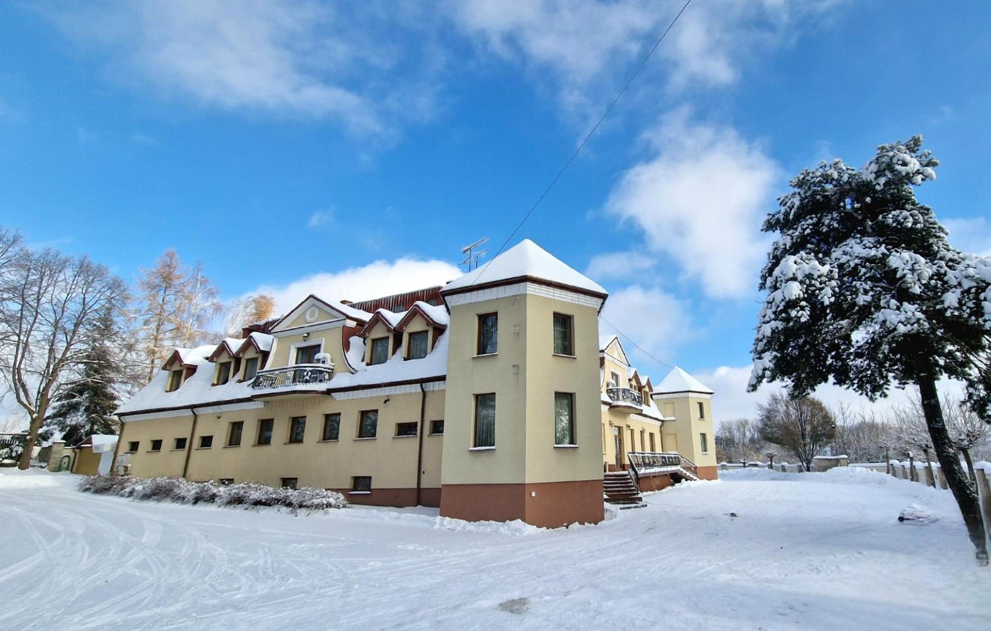 Hotel Palacowa Narol Buitenkant foto