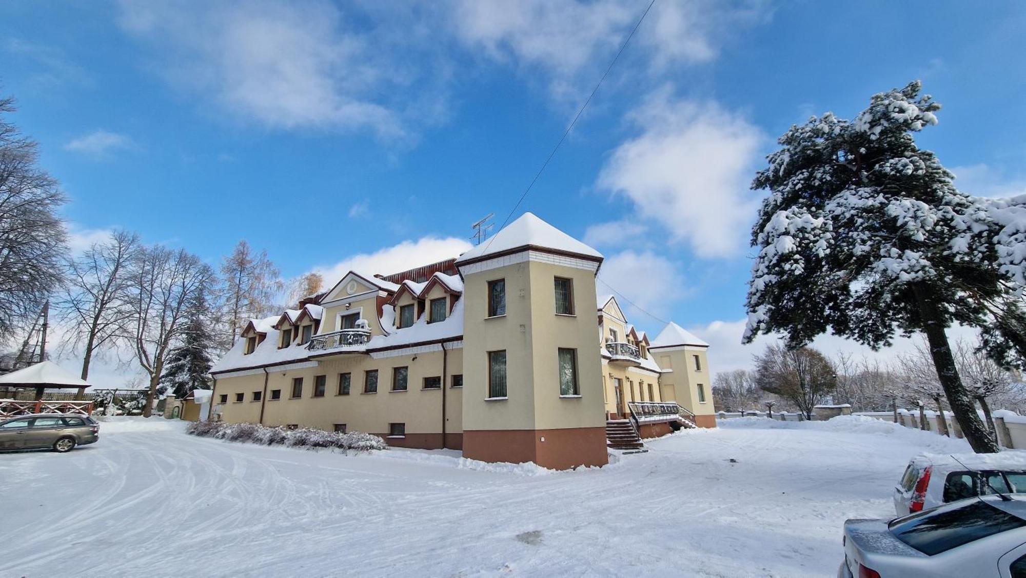 Hotel Palacowa Narol Buitenkant foto