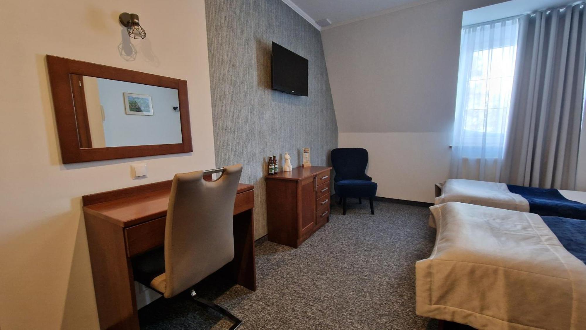 Hotel Palacowa Narol Buitenkant foto
